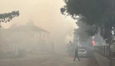 Θεσσαλονίκη: Φωτιά σε εργοστάσιο ανακύκλωσης – Επικίνδυνη η ατμόσφαιρα – Το μήνυμα του 112 (βίντεο)