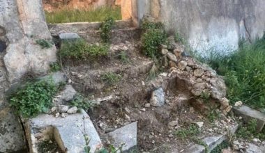 Καταγγελίες από τον δήμαρχο Αγίου Νικολάου: Άγνωστοι έκλεψαν τα σκαλοπάτια του ιστορικού Αρρεναγωγείου (φωτο)