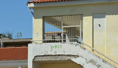 Χαροπαλεύει η ανήλικη που βρέθηκε στο κενό μετά από πτώση της στο 7ο Γυμνάσιο Χαϊδαρίου