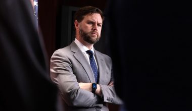 Στον «αέρα» οι διαπραγματεύσεις ΗΠΑ – Ιράν: Ο Τ.Ν.Βανς ανέβαλε το ταξίδι του στο Ισλαμαμπάντ