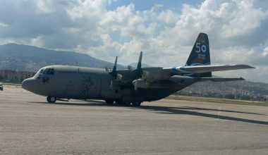 Η Ελλάδα έστειλε με αεροσκάφος της ΠΑ ανθρωπιστική βοήθεια στον Λίβανο – Δείτε φωτογραφίες