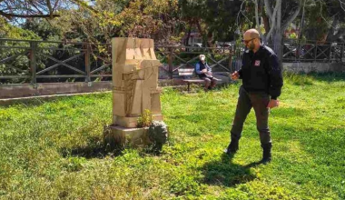 Ασυνείδητοι «αποκεφάλισαν» την προτομή του Νίκου Ξυλούρη στο Ηράκλειο – Δείτε φωτογραφίες