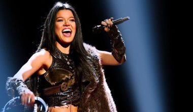 Ρουσλάνα: Δείτε πώς είναι σήμερα στα 52 της η νικήτρια της Eurovison του 2004 – Το βίντεο με τον Akyla