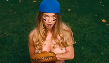 H πληρωμένη απάντηση της Σίντνεϊ Σουίνι μετά τον σάλο με τις γυμνές της φωτογραφίες