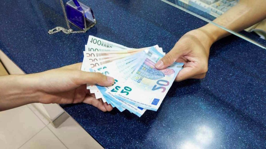 Εγκύκλιος της ΑΑΔΕ για τους κοινούς τραπεζικούς λογαριασμούς: Στους συνδικαιούχους τα χρήματα σε περίπτωση θανάτου