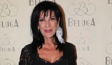 Σ.Βόσσου: Έγραψαν ότι πέθανε και τους τα «έψαλλε» δημόσια – «Ξετσίπωτοι – φτου σας!»