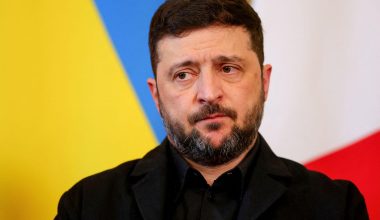 Ο Β.Ζελένσκι προσπαθεί για νέα τριμερή με ΗΠΑ και Ρωσία