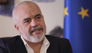 Ε.Ράμα: «Το «δεν είστε απόγονοι του Πλάτωνα» ήταν χιούμορ» – «Τρέφω μεγάλο θαυμασμό για τη χώρα σας»
