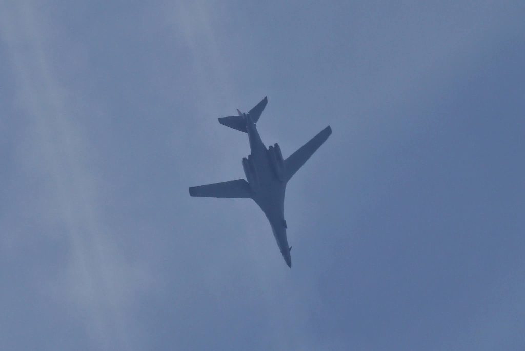 Βομβαρδιστικά B-1 και B-52 της Αεροπορίας των ΗΠΑ πραγματοποιούν ασκήσεις για το… Ιράν