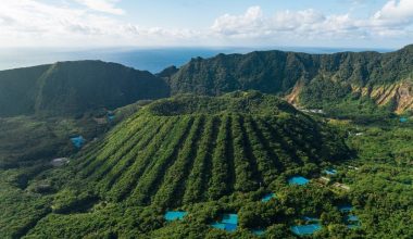 Χωριό στην Ιαπωνία χτίστηκε μέσα σε ηφαίστειο: Δείτε πώς ζουν οι κάτοικοι (βίντεο)
