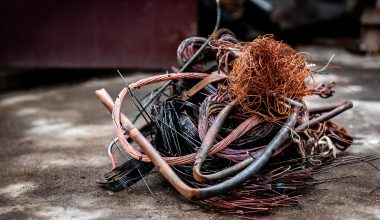 Ληστρικό χτύπημα δύο Ρομά σε χώρο που ανήκει στο υπουργείο Μεταφορών: Έκλεψαν 65 κιλά χαλκού και καλωδίων