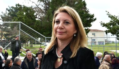 Μ.Καρυστιανού κατά Λ.Κοβέσι: «Κακώς δεν άσκησε ποινικές ευθύνες σε Έλληνες υπουργούς για τα Τέμπη»