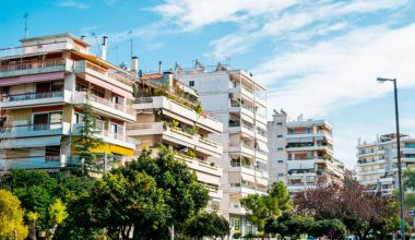 H ΑΑΔΕ «ξεψαχνίζει» χιλιάδες ιδιοκτήτες που εκμεταλλεύονται περισσότερα από τρία ακίνητα μέσω Airbnb