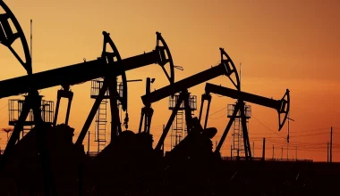 Πετρέλαιο: Στα «ύψη» οι τιμές μετά την κατάληψη πλοίων από το Ιράν – Το Brent ξεπέρασε τα 100 δολάρια το βαρέλι