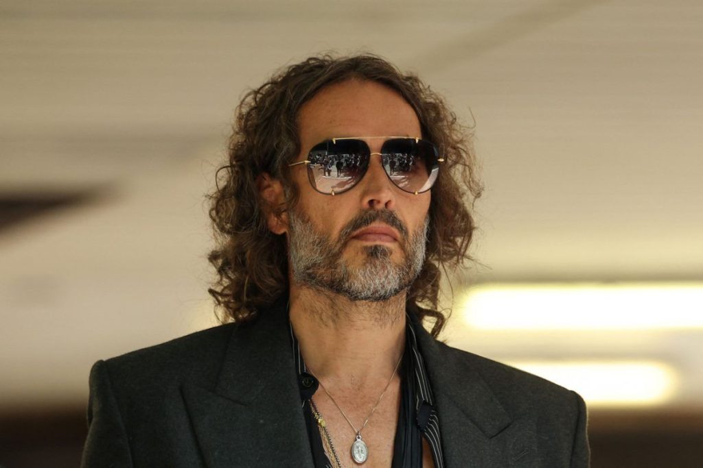 Ο Ρ.Μπραντ αποκάλυψε πως όταν ήταν 30 ετών βρισκόταν σε σχέση με 16χρονη!