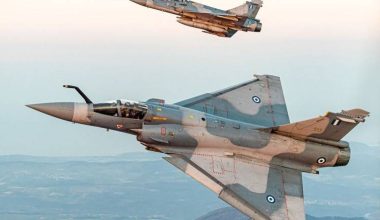 Πρόταση για παραχώρηση όλων των Mirage με αντάλλαγμα Rafale με μειωμένες τιμές φέρνει ο Ε.Μακρόν στην Αθήνα