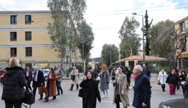 Ευελπίδων: Πατέρας άφησε την τεσσάρων ετών κόρη του μόνη της στο αυτοκίνητο – Συνελήφθη από τις Αρχές