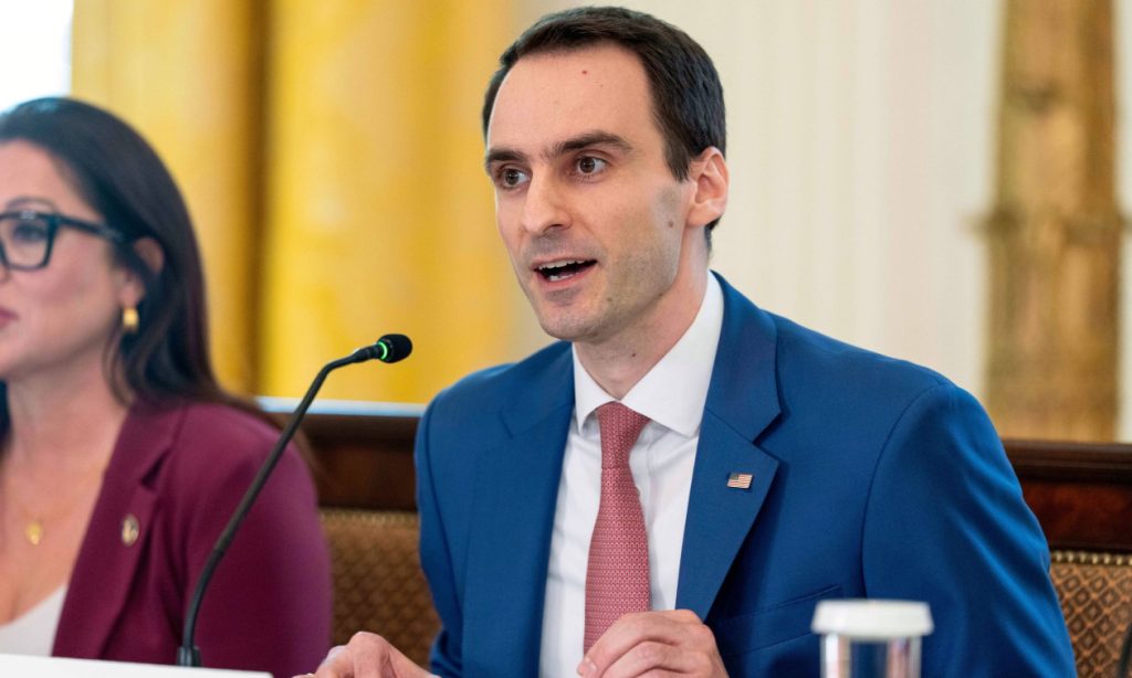 ΗΠΑ: Η Κίνα κλέβει συστηματικά αμερικανική πνευματική ιδιοκτησία γύρω από την Τεχνητή Νοημοσύνη