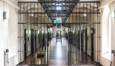 ΕΛ.ΑΣ: Εξαρθρώθηκε σπείρα διακίνησης ναρκωτικών μέσα σε φυλακές