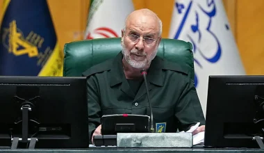 Οι Φρουροί της Επανάστασης έδιωξαν τον Γκαλιμπάφ από τη διαπραγματευτική ομάδα – Σκληραίνει η στάση κατά των ΗΠΑ