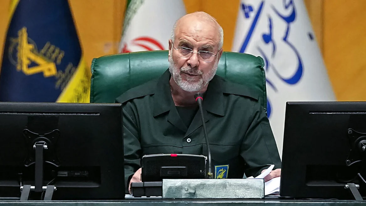 Οι Φρουροί της Επανάστασης έδιωξαν τον Γκαλιμπάφ από τη διαπραγματευτική ομάδα – Σκληραίνει η στάση κατά των ΗΠΑ