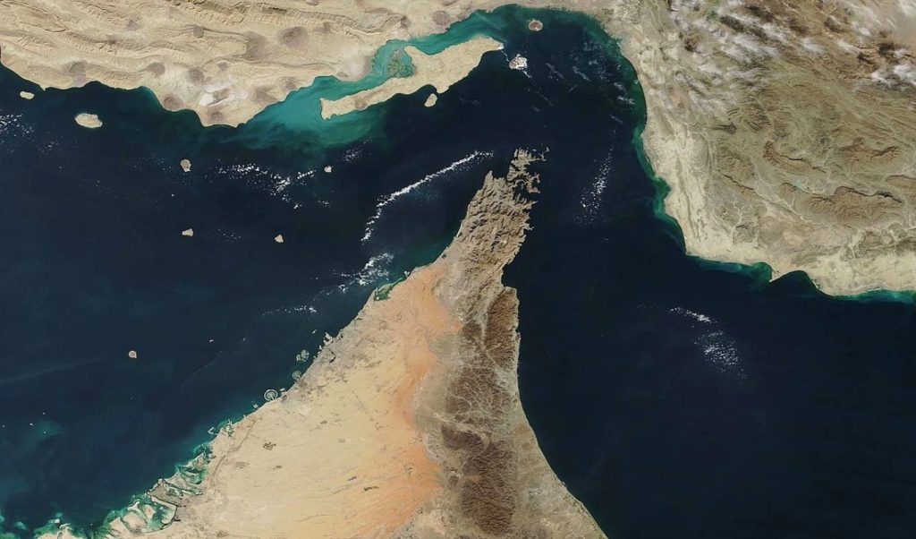 ΗΠΑ: «Θα χρειαστούν έως και έξι μήνες για την εκκαθάριση ναρκών στα Στενά του Ορμούζ»