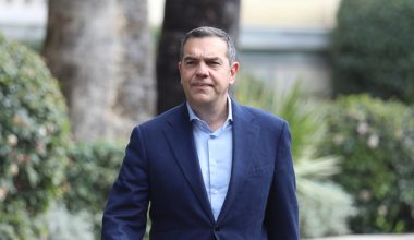 Α.Τσίπρας κατά Κ.Μητσοτάκη: «Θα έπρεπε να παραιτηθεί μετά τα όσα είπε η Λ.Κοβέσι»