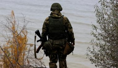 Βίντεο: Ουκρανοί χάκερς απειλούν Ρώσους φοιτητές να μην καταταχθούν – «Θα σας σκοτώσουμε»