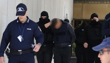 Άγιος Δημήτριος: Εντοπίστηκε το μαχαίρι του εγκλήματος – Στο Ναυτοδικείο Πειραιά ο 20χρονος (upd)