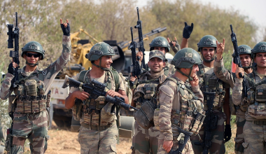 Οι ισλαμιστές της Συρίας παρέδωσαν στρατηγική βάση στον τουρκικό Στρατό