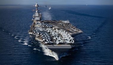 Μέση Ανατολή: Για πρώτη φορά μετά από δεκαετίες οι ΗΠΑ με τρία αεροπλανοφόρα στην περιοχή