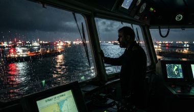 Εφιάλτης στον Κόλπο: 20.000 ναυτικοί όμηροι σε 2.000 εγκλωβισμένα πλοία! – Αρνούνται να αποπλεύσουν