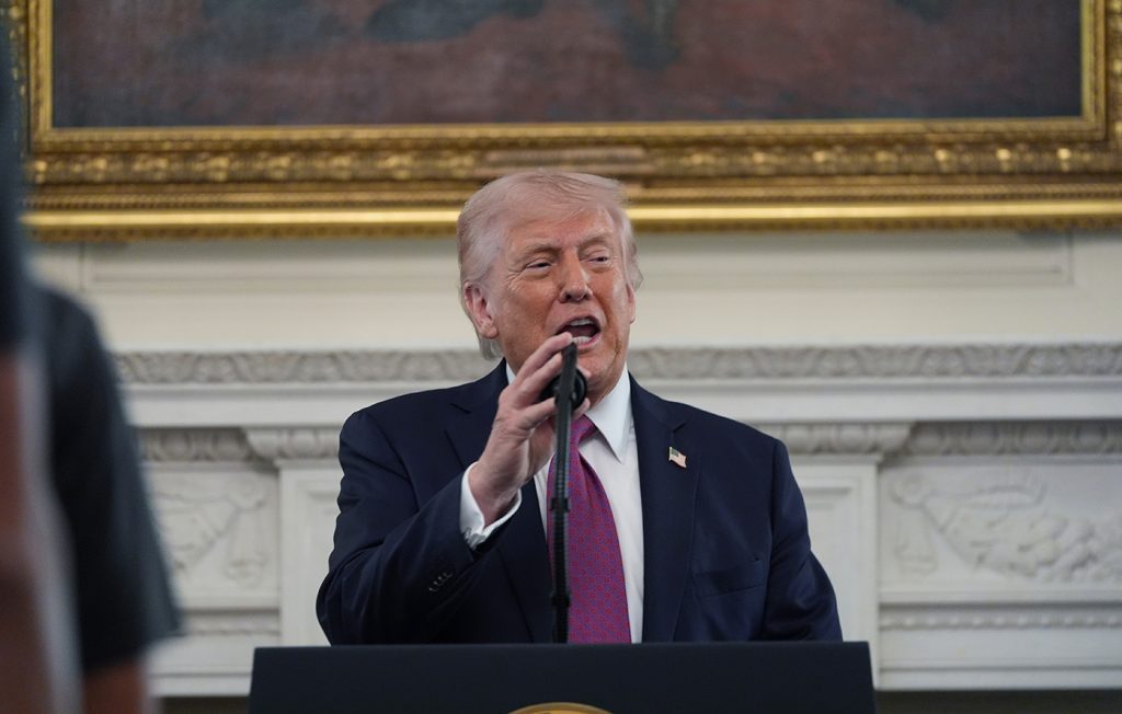 Ο Ν.Τραμπ προειδοποίησε την Βρετανία με τελωνειακούς δασμούς εάν δεν καταργήσει τον φόρο ψηφιακών υπηρεσιών