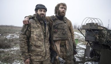 Σοκάρει η εικόνα Ουκρανών στρατιωτών από το μέτωπο: Δείχνουν εξαντλημένοι και υποσιτισμένοι (φωτο)