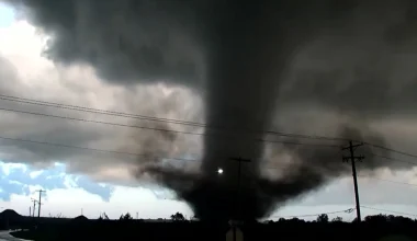 ΗΠΑ: Ανεμοστρόβιλοι «ισοπέδωσαν» την βόρεια Οκλαχόμα – Πολλοί τραυματίες (βίντεο)