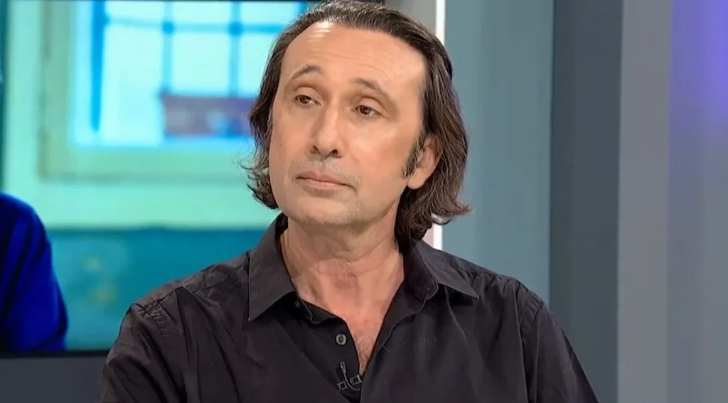 Ρ.Χαραλαμπίδης: «Αποσύρθηκα για χρόνια από την τηλεόραση για να φροντίσω τους γονείς μου»