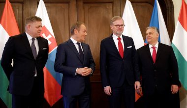 Δείτε τις «κρυάδες» του Ν.Τουσκ για τον Σλοβάκο πρώην πρωθυπουργό Ρ.Φίτσο και τον Ούγγρο Β.Όρμπαν