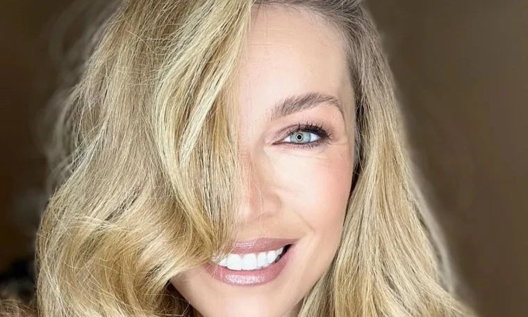 Μ.Χρουσαλά: Κολύμπησε δίπλα σε λευκούς καρχαρίες – «Sorry για το βίντεο αλλά και εγώ φοβήθηκα» (βίντεο)