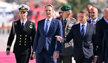 Ε.Μακρόν: Το χειρόγραφο σημείωμα του Γάλλου προέδρου στην φρεγάτα «Κίμων»