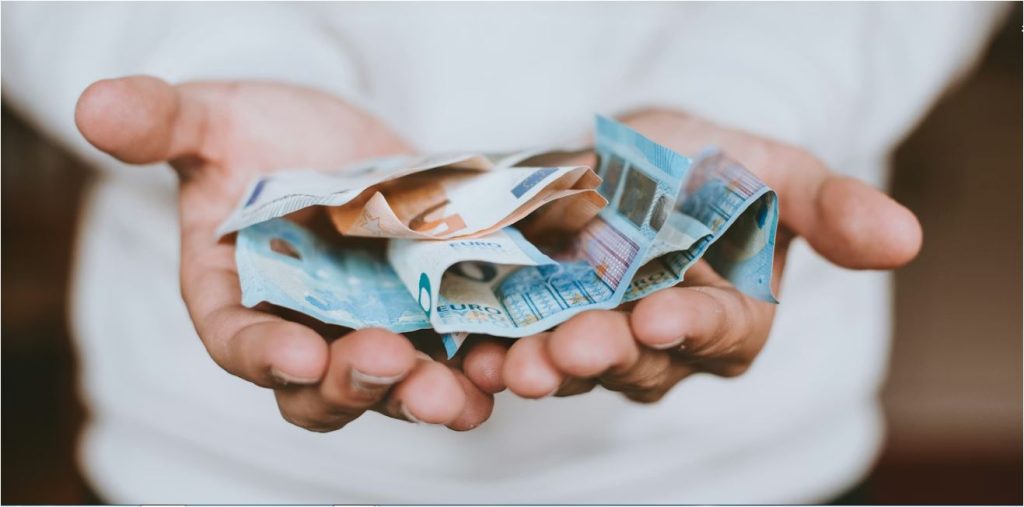 Οι πληρωμές που θα γίνουν από τον e-ΕΦΚΑ και τη ΔΥΠΑ έως τις 30 Απριλίου