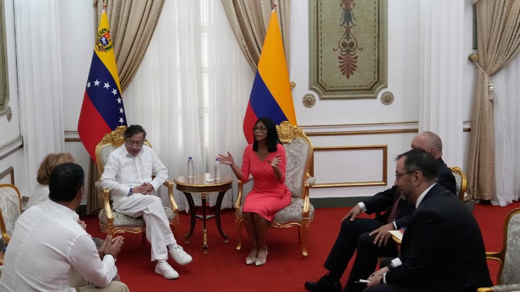 Κολομβία και Βενεζουέλα ενισχύουν την στρατιωτική τους συνεργασία ενάντια των συμμοριών