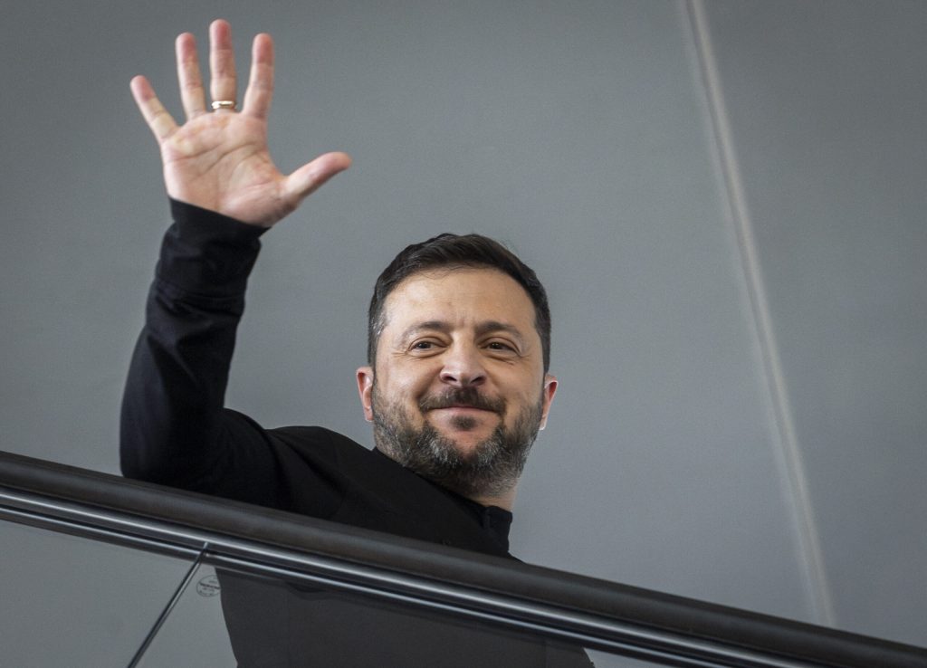 «Μίδας» ο Ζελένσκι: Το τεράστιο δίκτυο των ακινήτων που διαθέτει την ώρα που χιλιάδες Ουκρανοί σκοτώνονται (βίντεο)