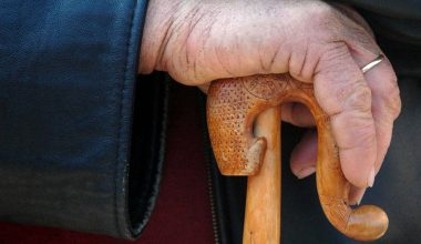 Αιματηρή συμπλοκή στο λόφο Φιλοπάππου: Δύο 60χρονοι τραυματίες από επίθεση με ρόπαλο