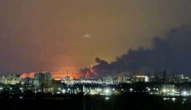 Ουκρανικά drones έπληξαν το 4ο μεγαλύτερο διυλιστήριο της Ρωσίας – Πυρκαγιά στο YANOS