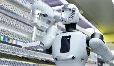 Βίντεο: Ανθρωποειδή ρομπότ αντικαθιστούν ταμίες σε νέα καταστήματα στην Κίνα