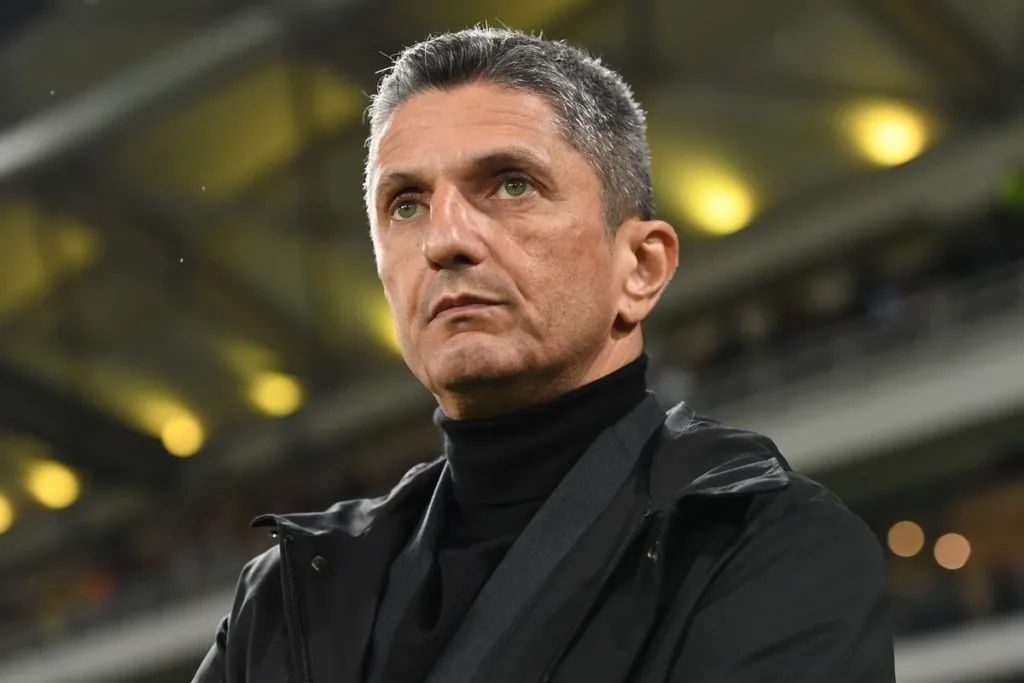 Ο Ρ.Λουτσέσκου ξεφυσούσε στη συνέντευξη Τύπου απογοητευμένος μετά την απώλεια του Κυπέλλου από τον ΟΦΗ