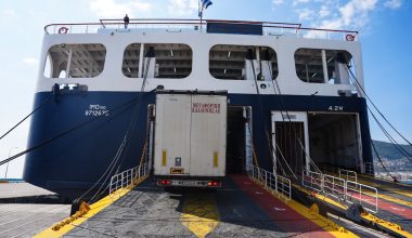 Ρομά κάπνισαν μέσα σε πλοίο και τέθηκε σε ενέργεια το σύστημα πυρόσβεσης