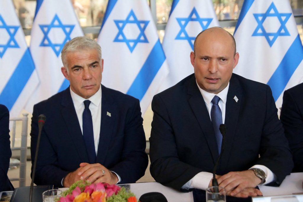 Kοινό ψηφοδέλτιο από τον τέως Ισραηλινό πρωθυπουργό & τον επικεφαλής της αντιπολίτευσης για ανατροπή του Νετανιάχου