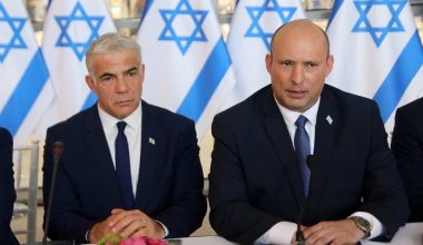 Kοινό ψηφοδέλτιο από τον τέως Ισραηλινό πρωθυπουργό & τον επικεφαλής της αντιπολίτευσης για ανατροπή του Νετανιάχου