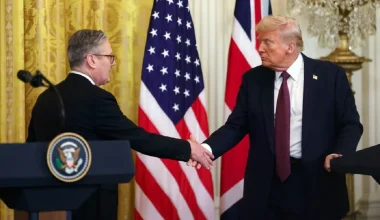 Τηλεφωνική επικοινωνία Κ.Στάρμερ – Ν.Τραμπ για τα Στενά του Ορμούζ